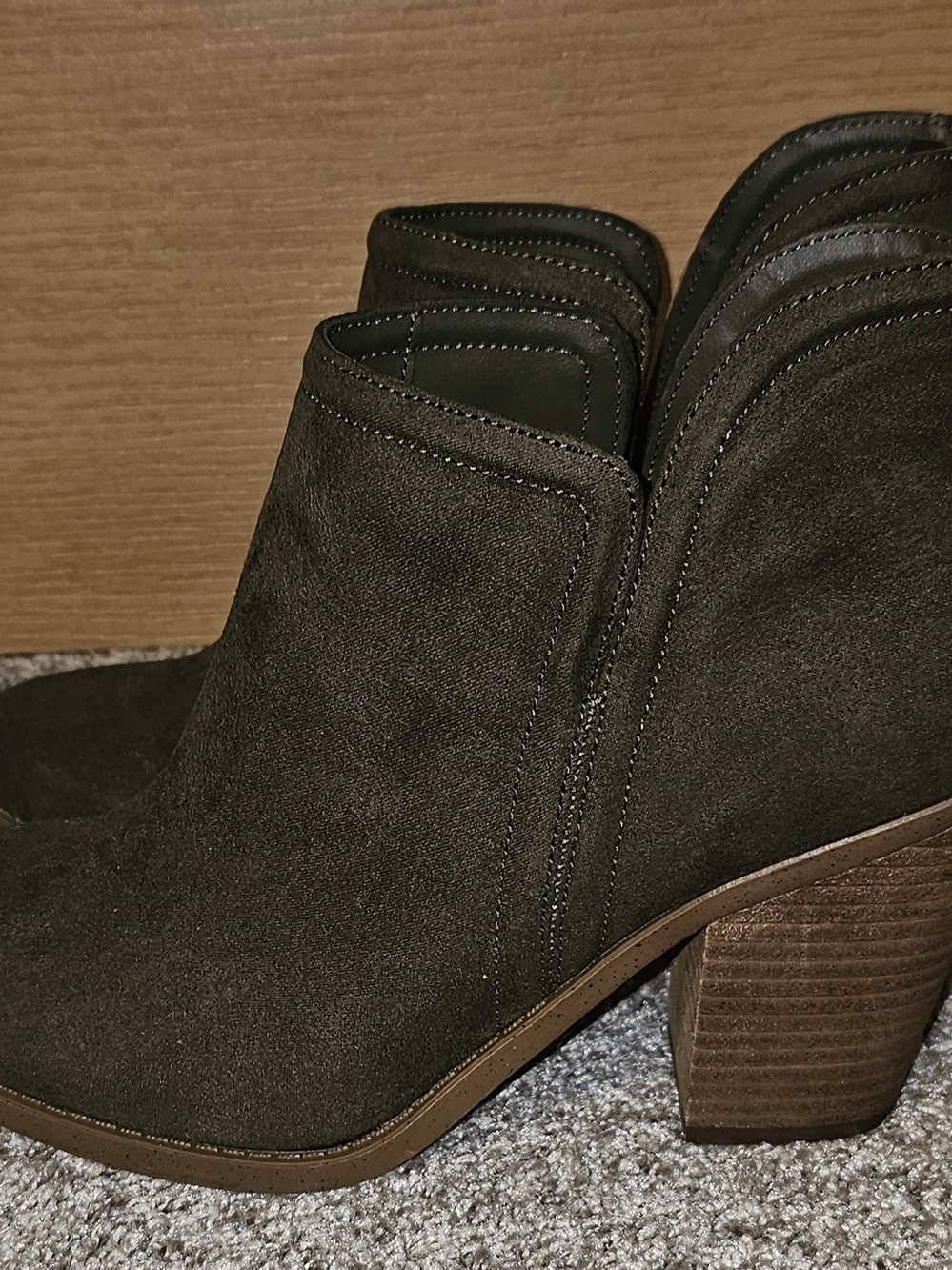 NWT Women’s Size 10 Olive Suede Ankle Boots - Stacked Heel